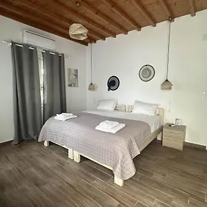 Alesta , Mykonos Town Grecia